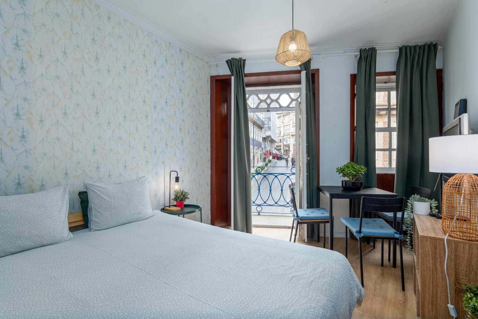 شقة Renovated Feb25 Clerigos Cozy Balcony With Self Check In بورتو المظهر الخارجي الصورة