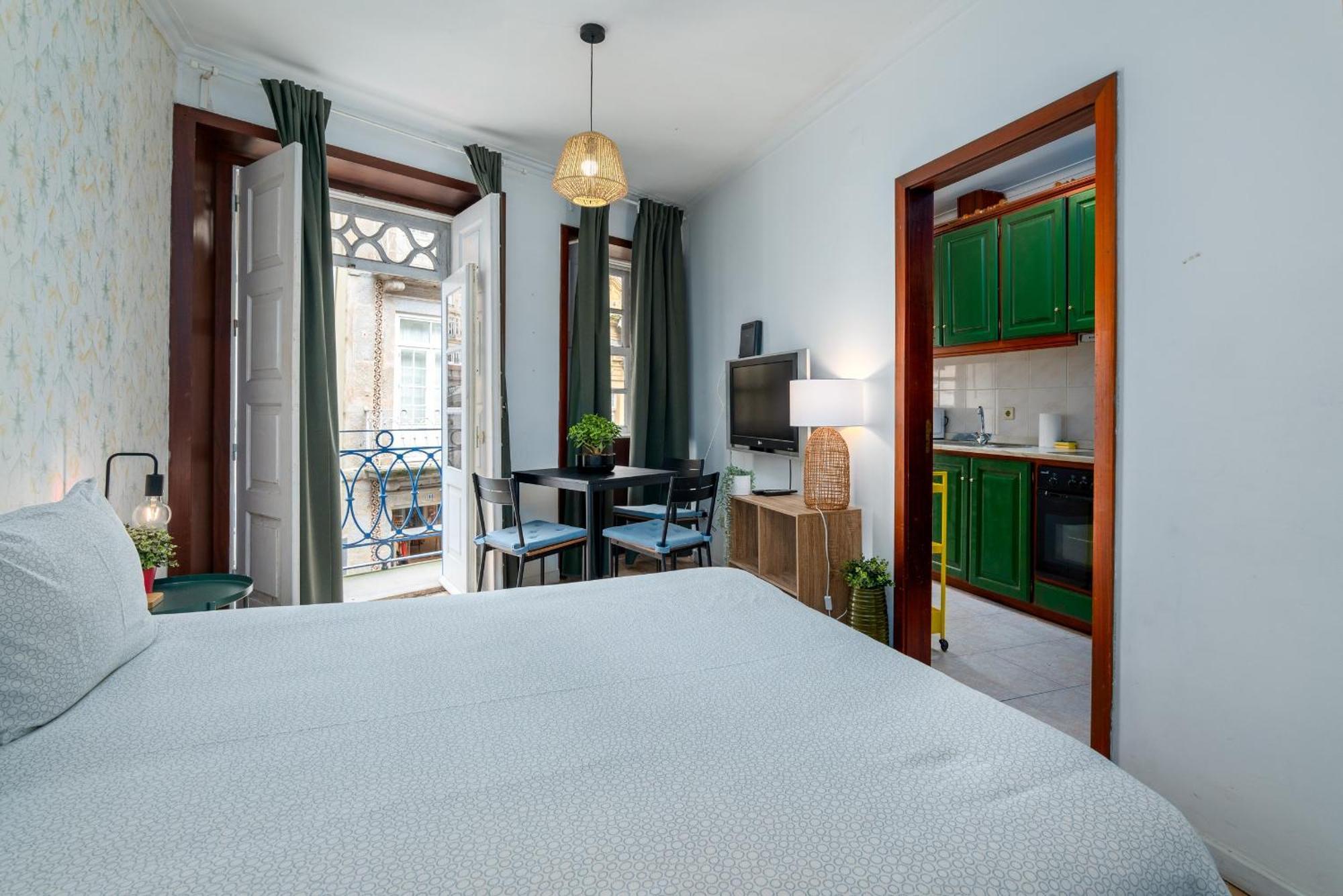 شقة Renovated Feb25 Clerigos Cozy Balcony With Self Check In بورتو المظهر الخارجي الصورة