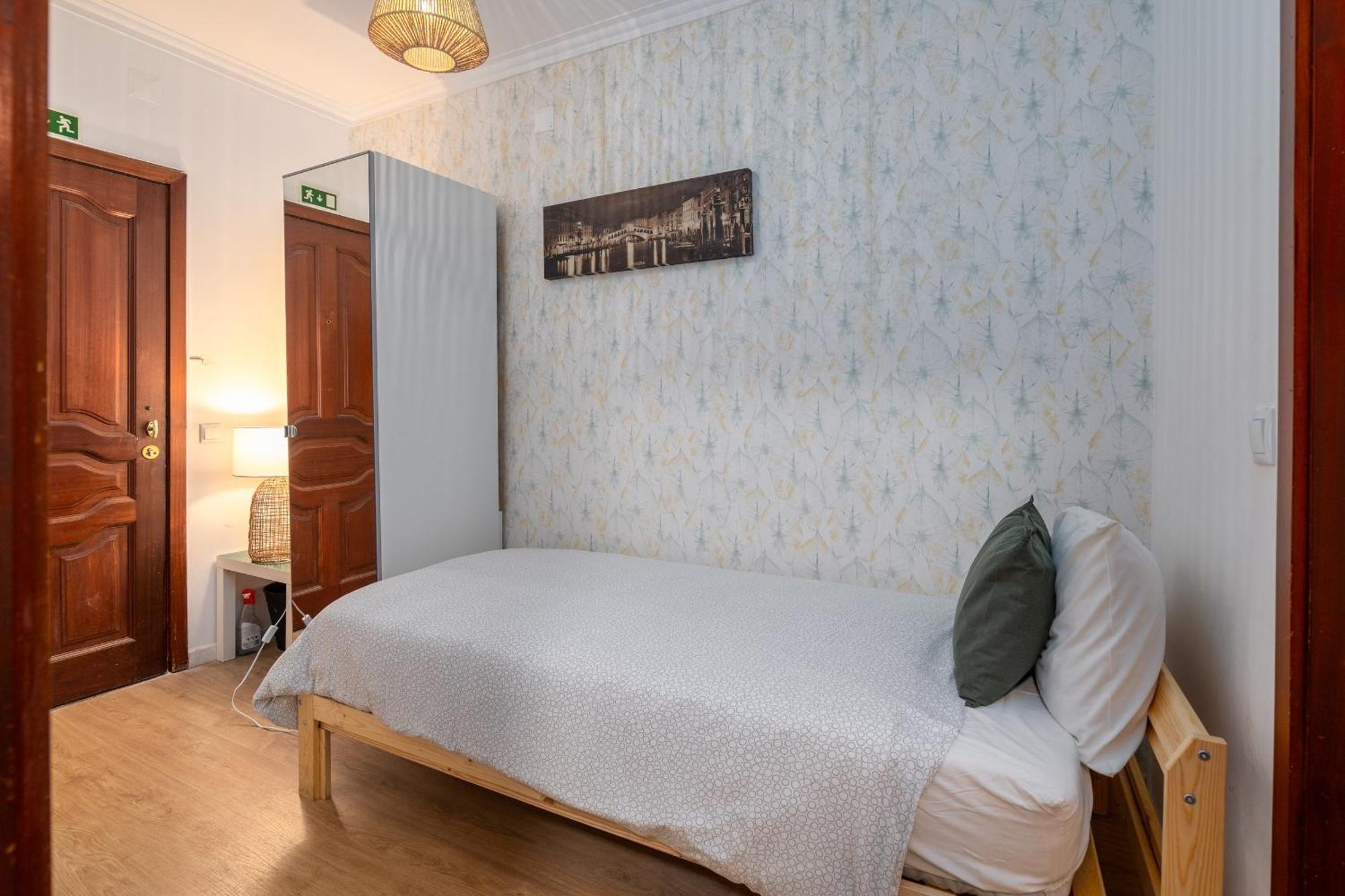 شقة Renovated Feb25 Clerigos Cozy Balcony With Self Check In بورتو المظهر الخارجي الصورة