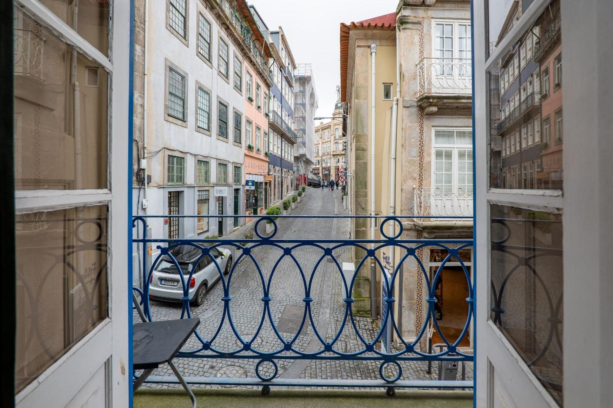 شقة Renovated Feb25 Clerigos Cozy Balcony With Self Check In بورتو المظهر الخارجي الصورة