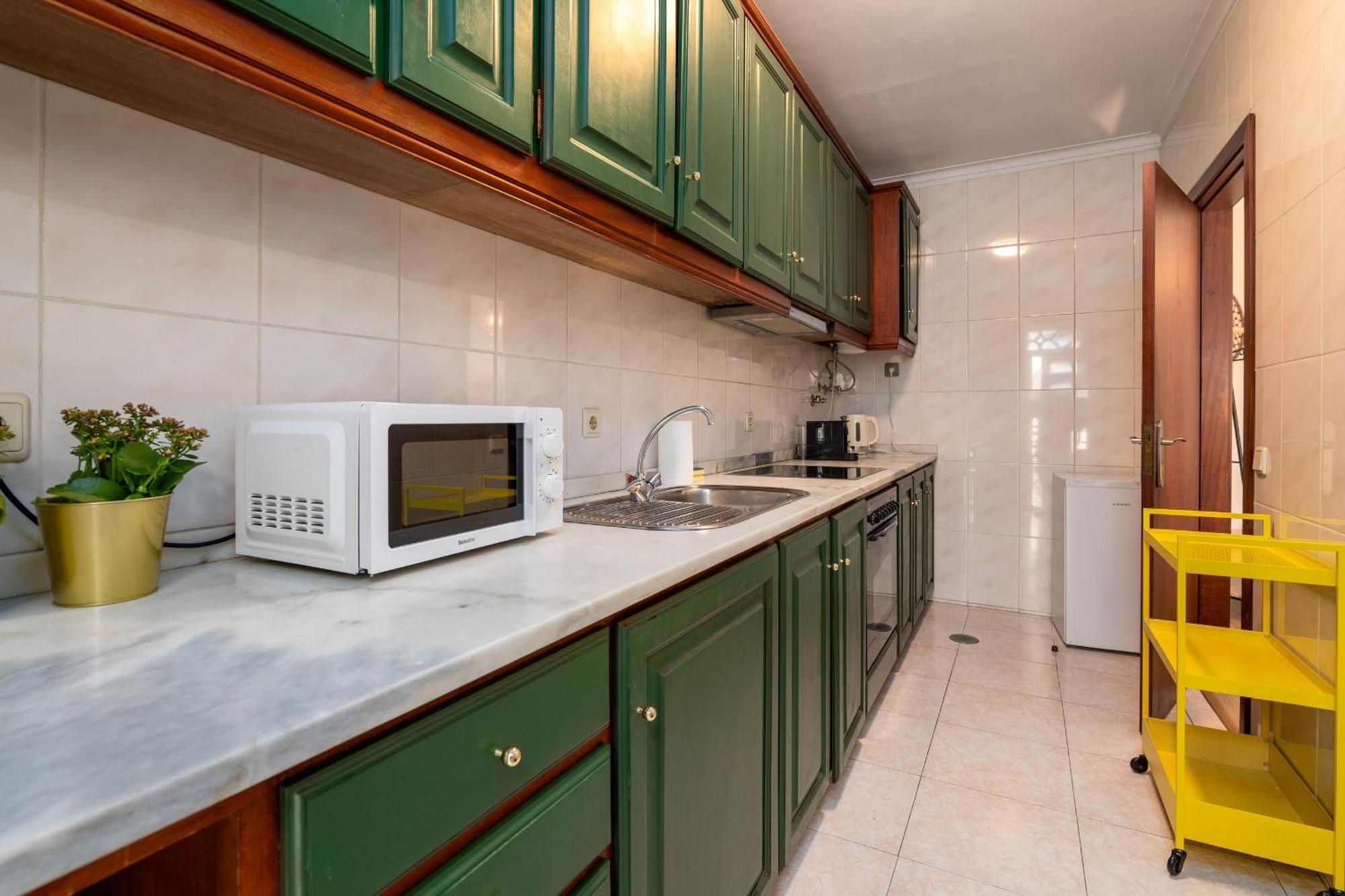 شقة Renovated Feb25 Clerigos Cozy Balcony With Self Check In بورتو المظهر الخارجي الصورة