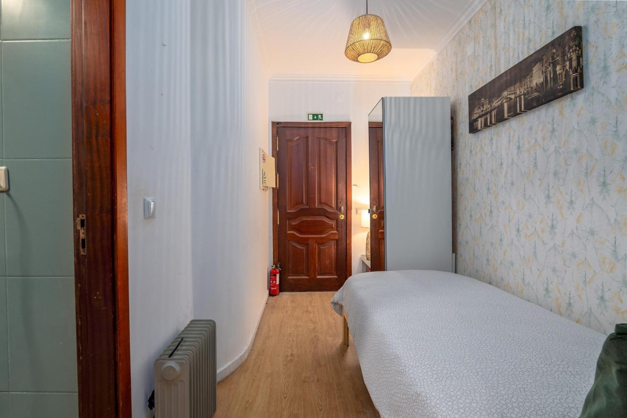 شقة Renovated Feb25 Clerigos Cozy Balcony With Self Check In بورتو المظهر الخارجي الصورة